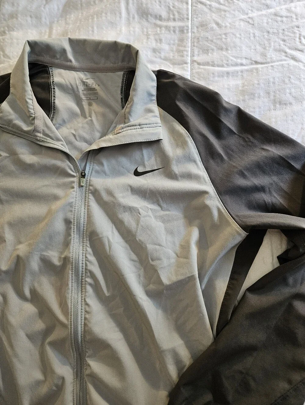 Nike Two-Tone Unisex Zip-Up Windbreaker in Light Gray and Dark Gray Size Large